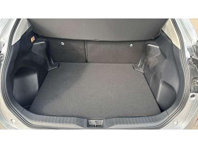 Used Toyota Yaris Cross 113 HP (83 kW) 2024 Silver SUV