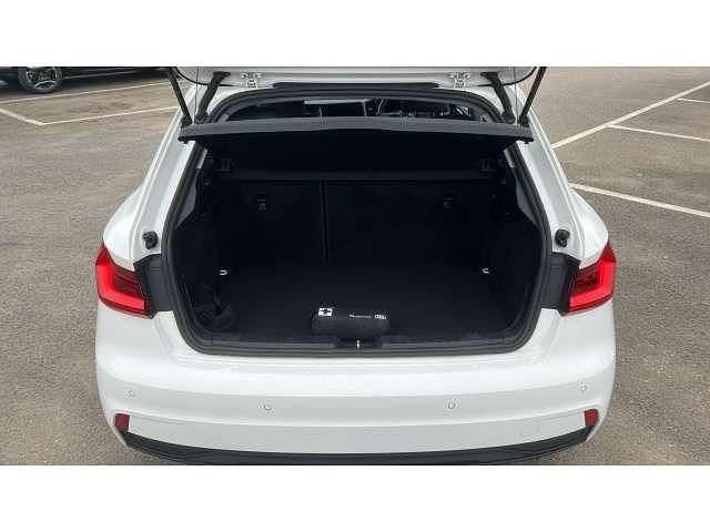 Used Audi A1 Sport 95 HP (69 kW) 2024 White SUV