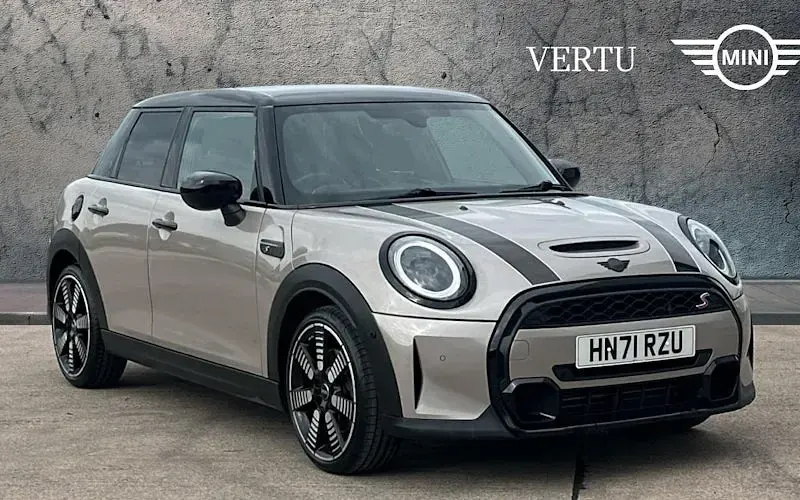 Begagnad Mini Cooper S Exclusive 178 HK (130 kW) 2021 Halvkombi