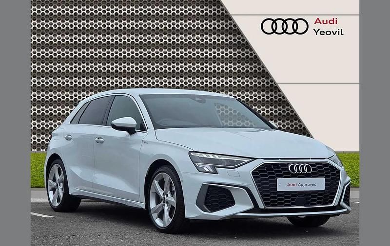 Used Audi A3 S-Line 147 HP (108 kW) 2022 White Sedan