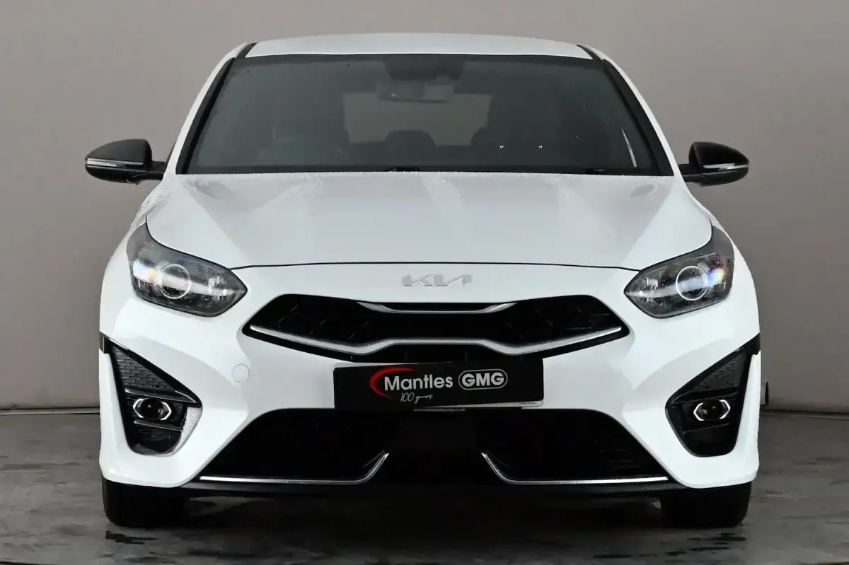 Used Kia Ceed GT GT-Line 158 HP (116 kW) 2023 White Hatchback