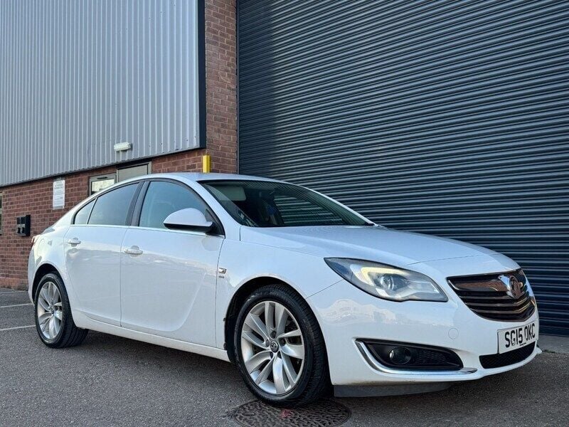 White Used 2015 Vauxhall Insignia SRi Hatchback | £2,295 (Good price) - Image 1/4