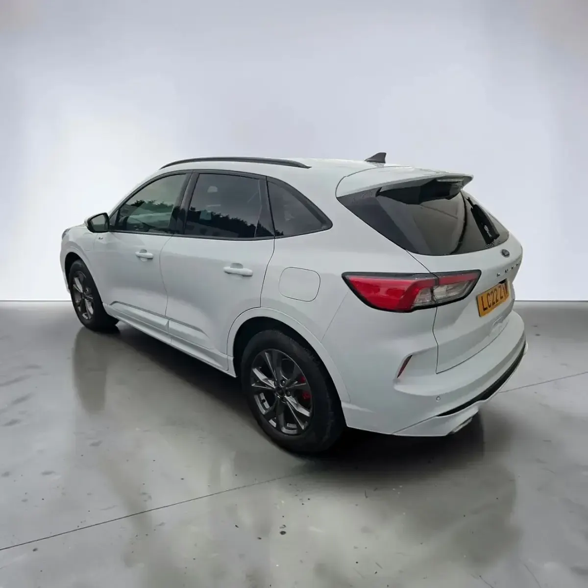 Used Ford Kuga ST-Line 225 HP (165 kW) 2022 White SUV