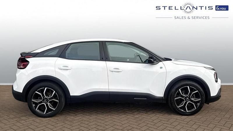 Used Citroën e-C4 98 kW (134 HP) 2022 White Hatchback