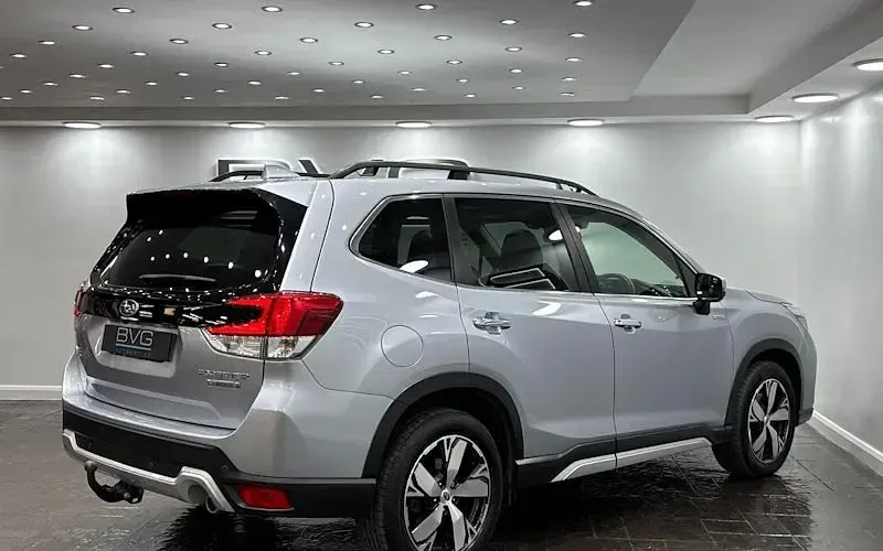 Used Subaru Forester Premium 150 HP (110 kW) 2021 Silver SUV
