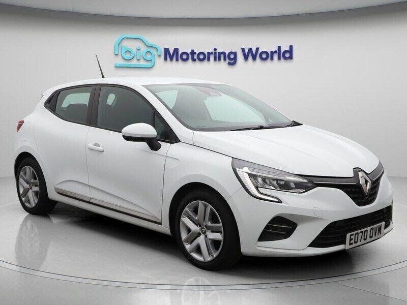 White Used 2020 Renault Clio V Play Hatchback | £9,500 (Good price) - Image 1/4