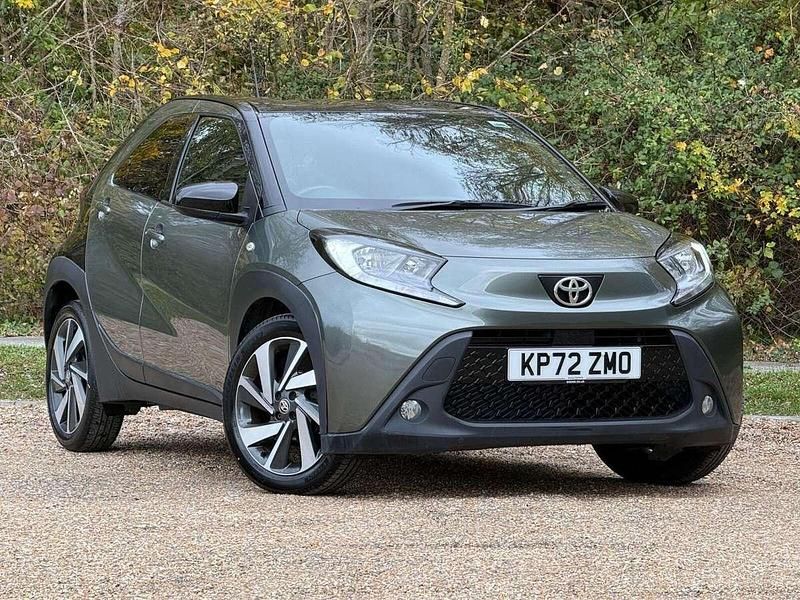 Cardamom green bitone Used 2022 Toyota Aygo X SUV | £13,700 - Image 1/4