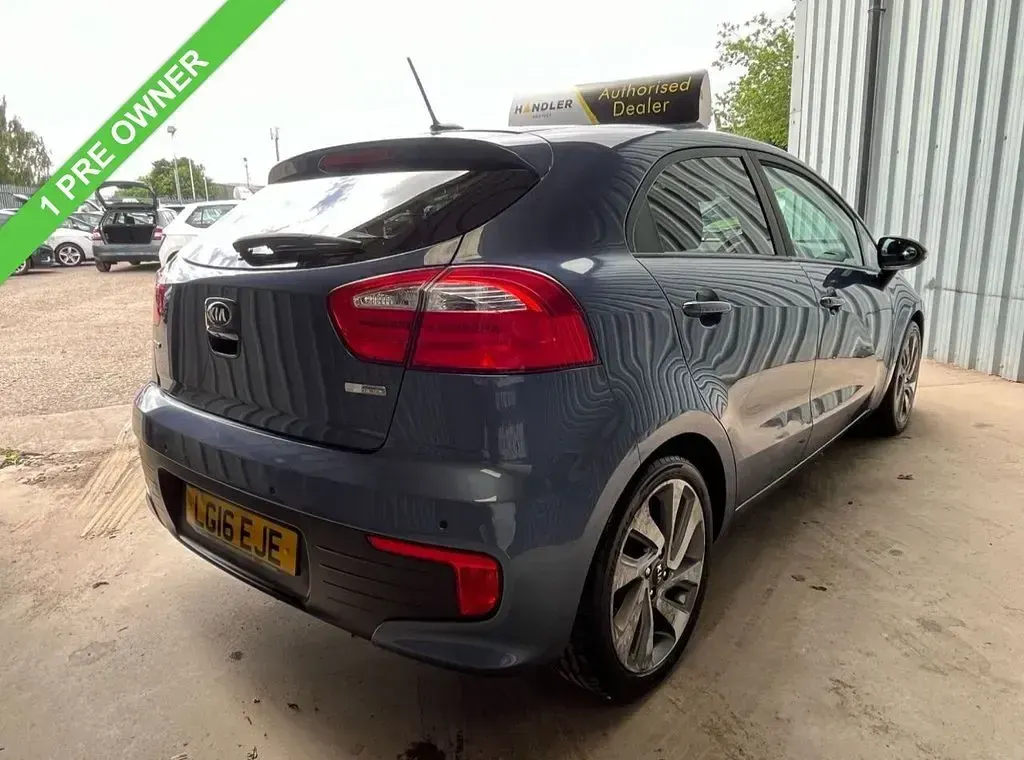 Used Kia Rio 89 HP (65 kW) 2016 Blue Hatchback