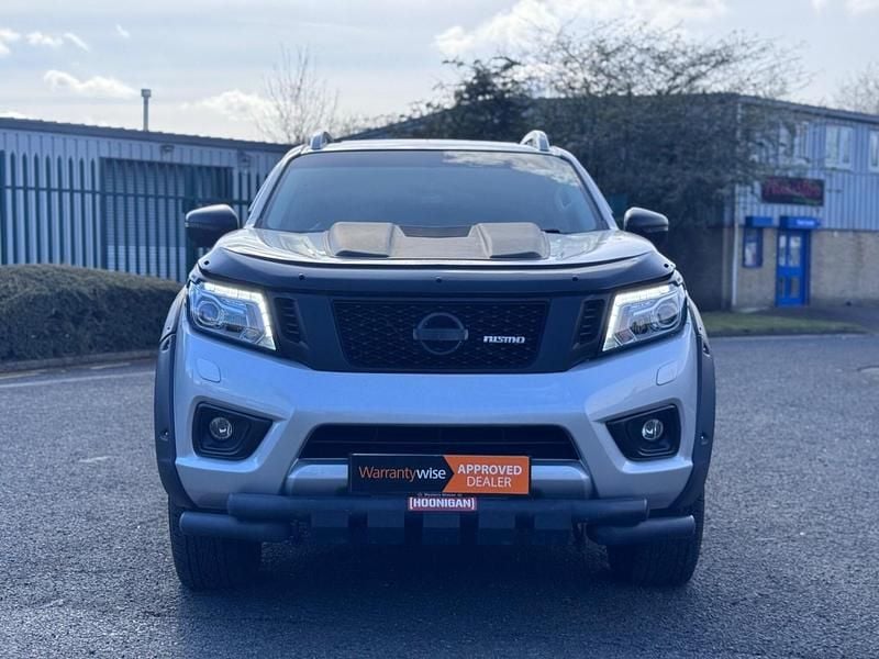 Used Nissan Navara Tekna 190 HP (139 kW) 2017 Silver Pickup