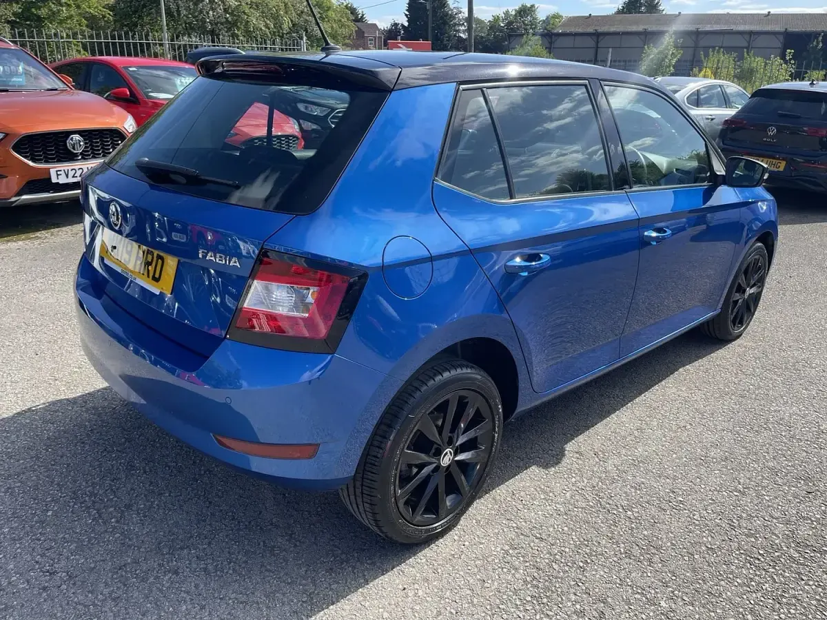 Used Skoda Fabia Colour Edition 95 HP (69 kW) 2019 Blue Hatchback