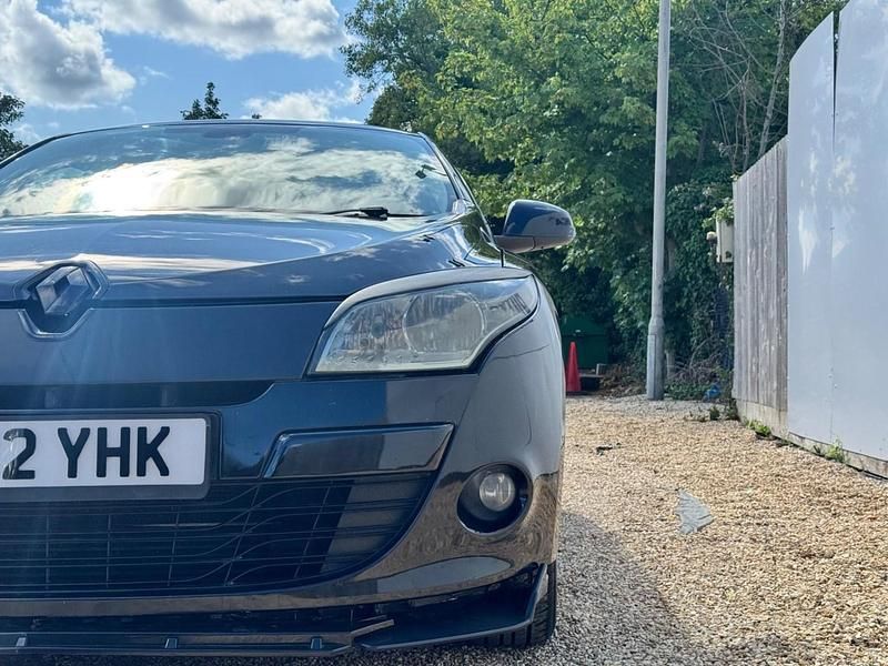 Used Renault Mégane III Dynamique 110 HP (80 kW) 2012 Black Hatchback