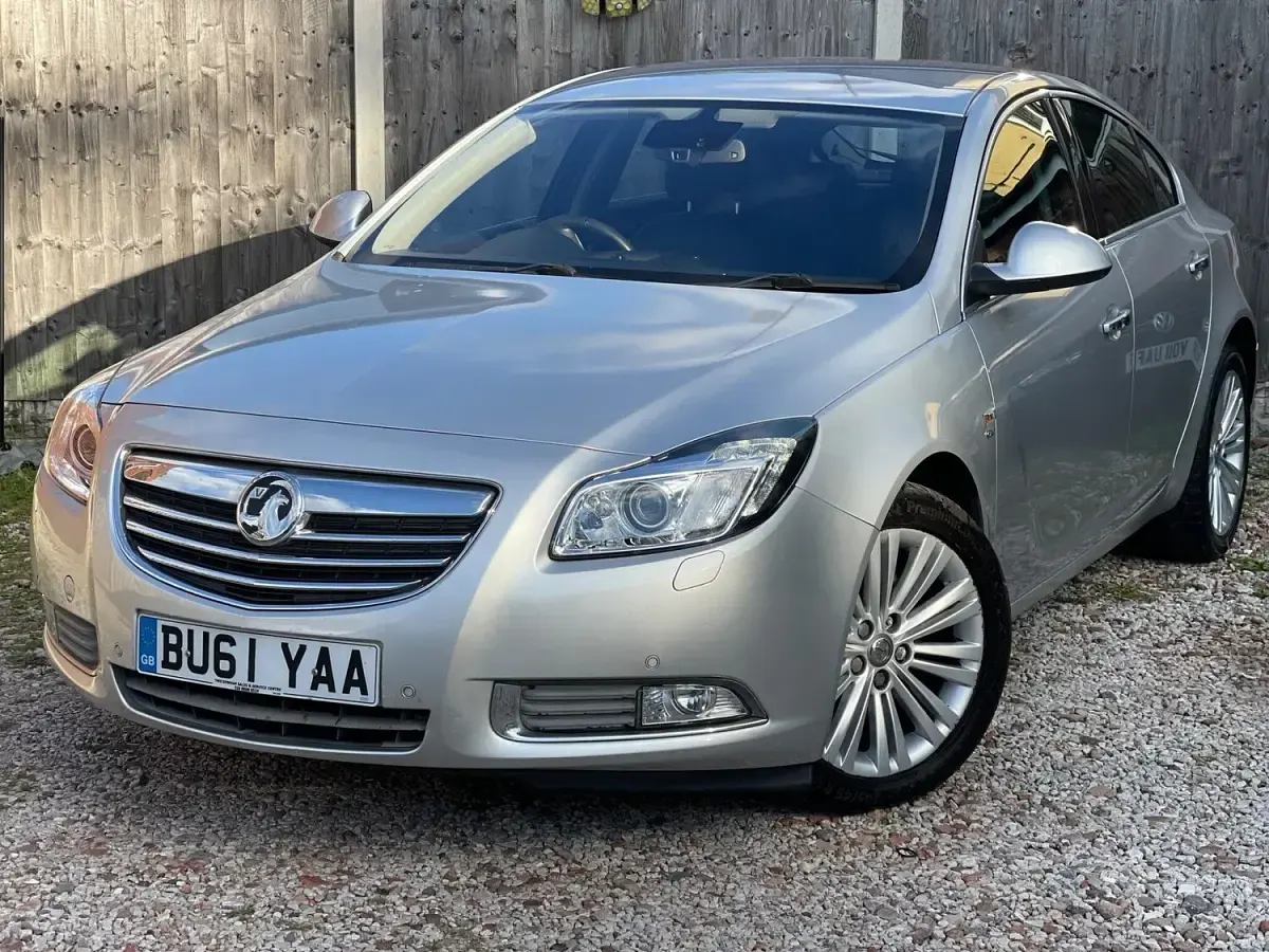 Used Vauxhall Insignia Elite 160 HP (117 kW) 2011 Silver Hatchback