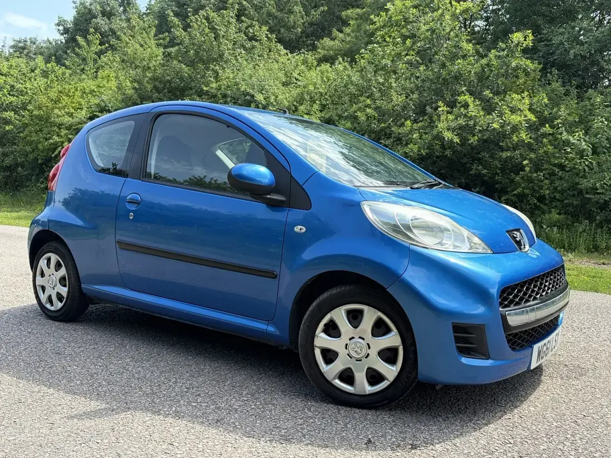 Used Peugeot 107 68 HP (50 kW) 2012 Blue Hatchback