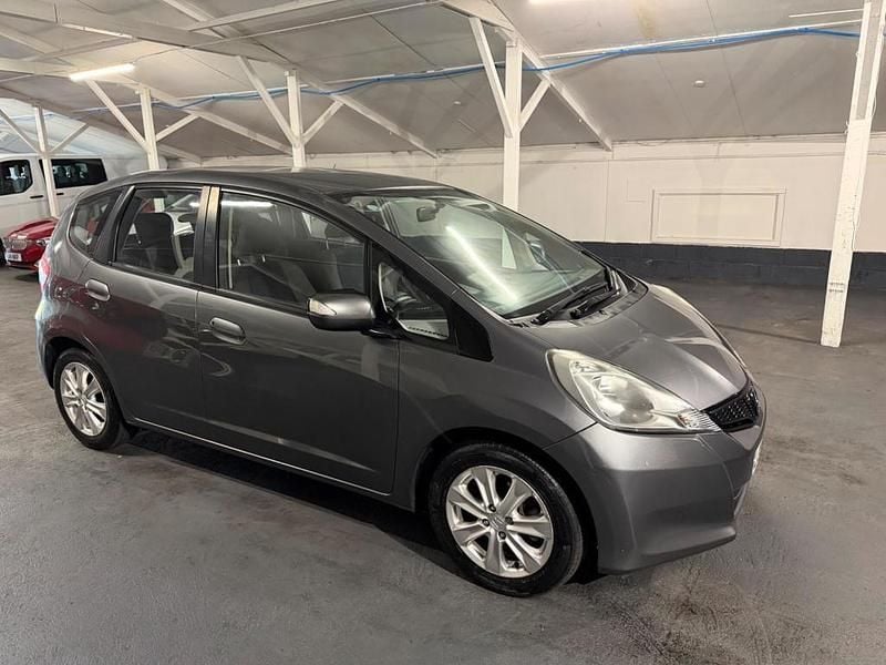 Used Honda Jazz ES 99 HP (72 kW) 2013 Grey Hatchback