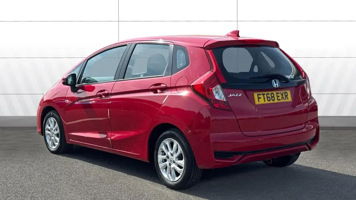 Used Honda Jazz SE 102 HP (75 kW) 2018 Red Hatchback
