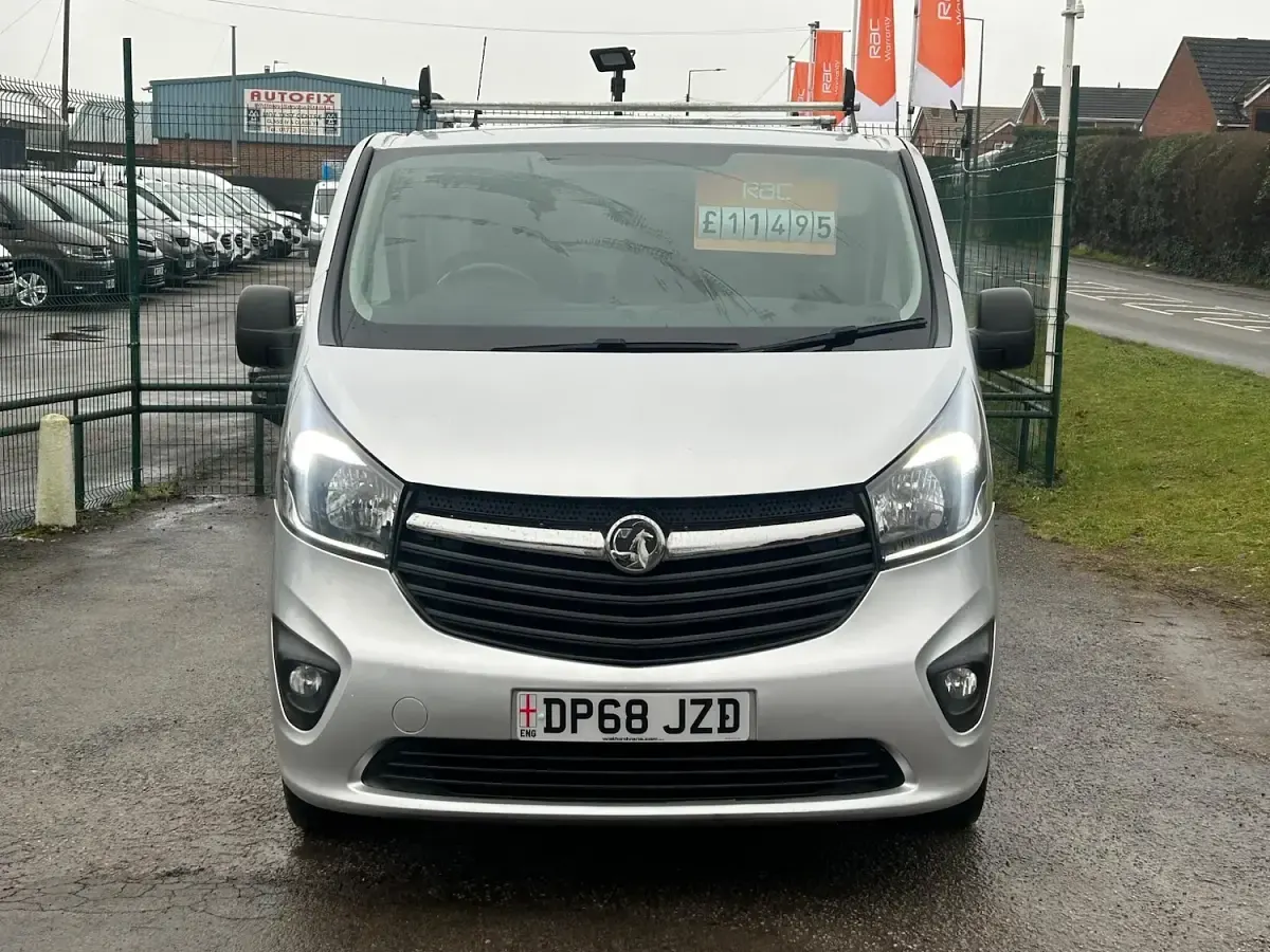 Used Vauxhall Vivaro Sportive 120 HP (88 kW) 2018 Silver MPV