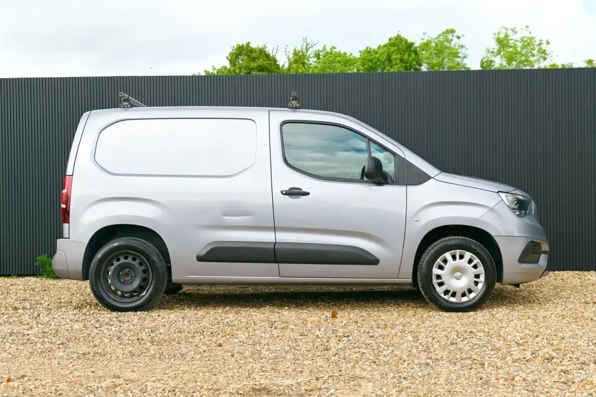Used Vauxhall Combo Sportive 100 HP (73 kW) 2019 Grey MPV