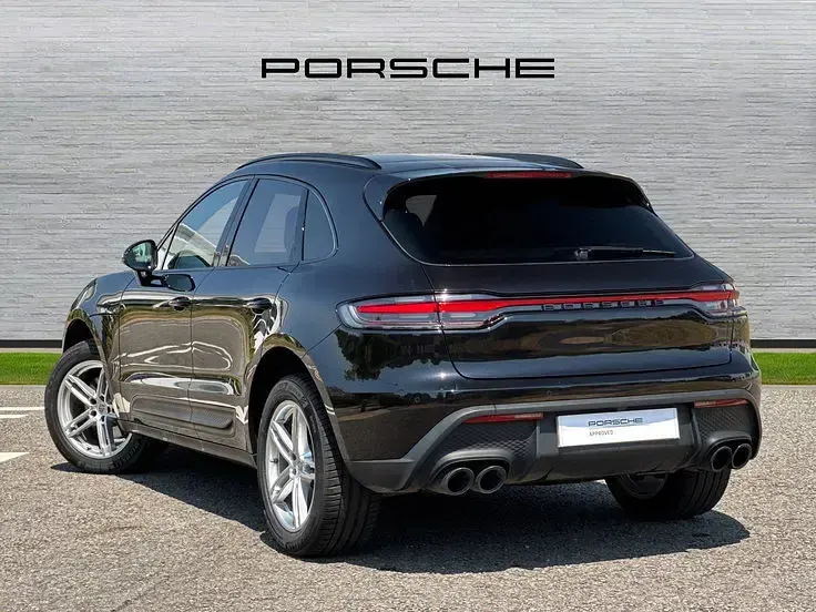 Used Porsche Macan 265 HP (194 kW) 2025 Black SUV