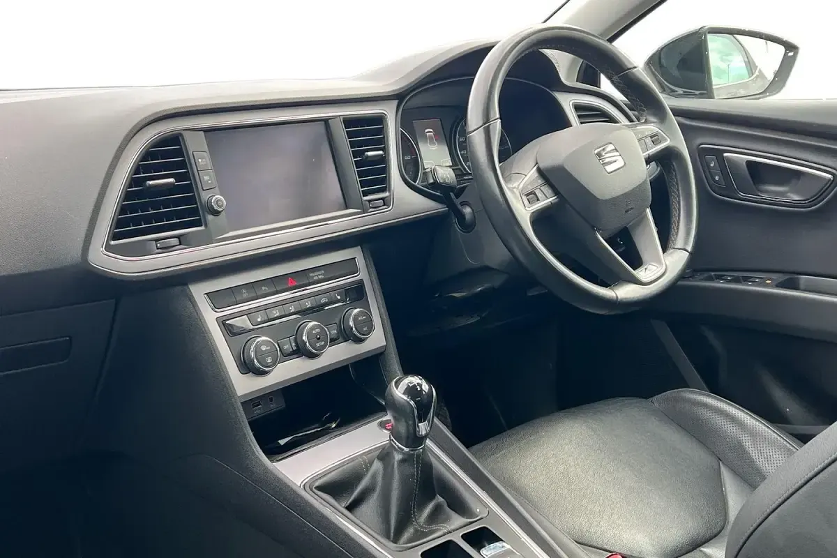 Used Seat Leon XCELLENCE 150 HP (110 kW) 2016 Black Hatchback