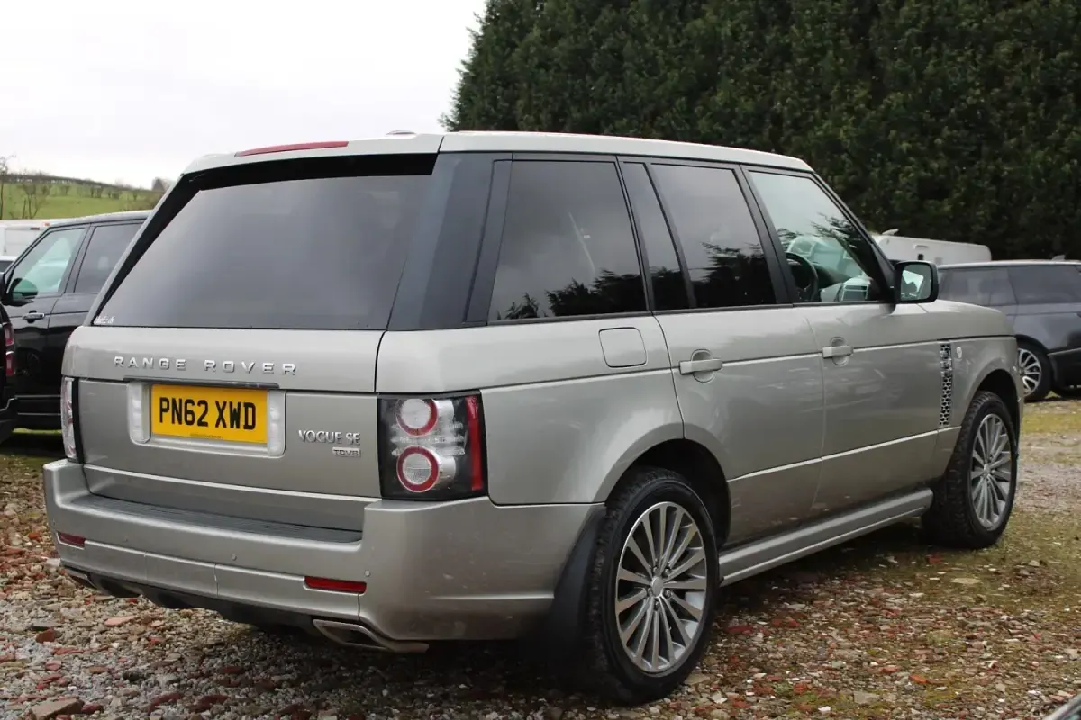 Used Land Rover Range Rover Vogue SE 313 HP (230 kW) 2012 Gold SUV