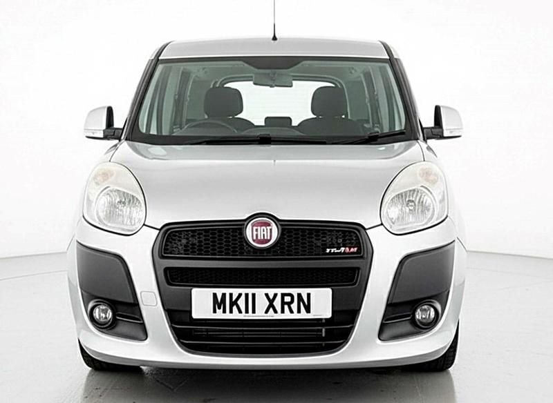 Used Fiat Doblò 105 HP (77 kW) 2011 Grey MPV