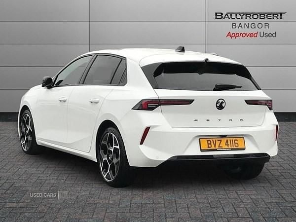 Used Vauxhall Astra Ultimate 130 HP (95 kW) 2024 White Hatchback