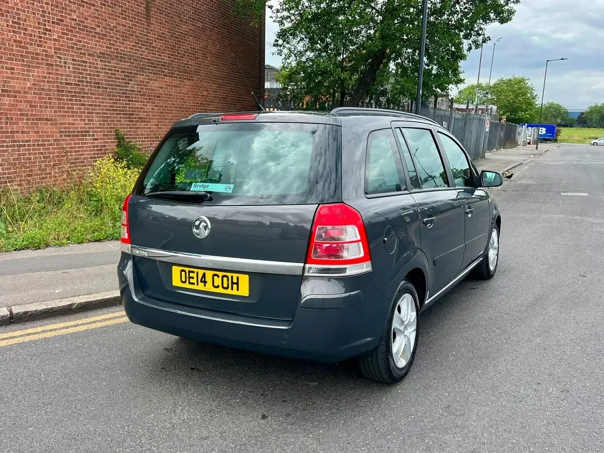 Used Vauxhall Zafira 120 HP (88 kW) 2014 Grey MPV