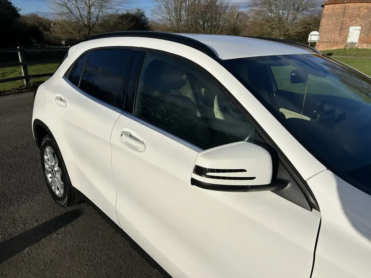 Used Mercedes GLA200 SE 156 HP (114 kW) 2018 White SUV