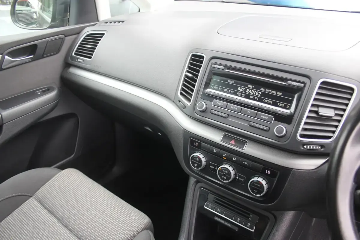 Used VW Sharan SE 140 HP (102 kW) 2015 Grey MPV