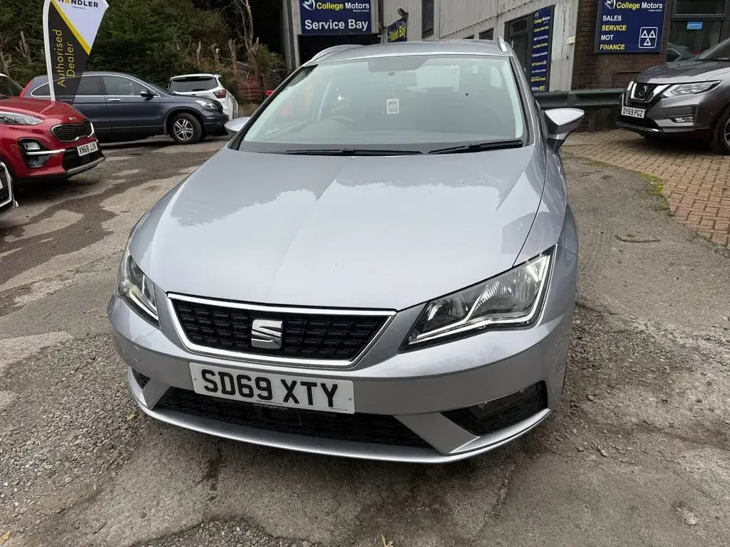Used Seat Leon SE 115 HP (84 kW) 2020 Silver Estate