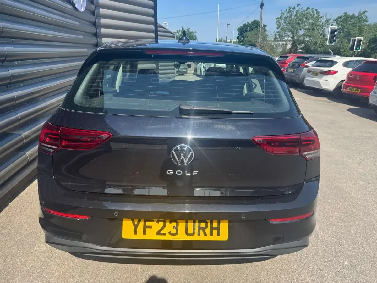 Used VW Golf VIII Life 130 HP (95 kW) 2023 Black Hatchback
