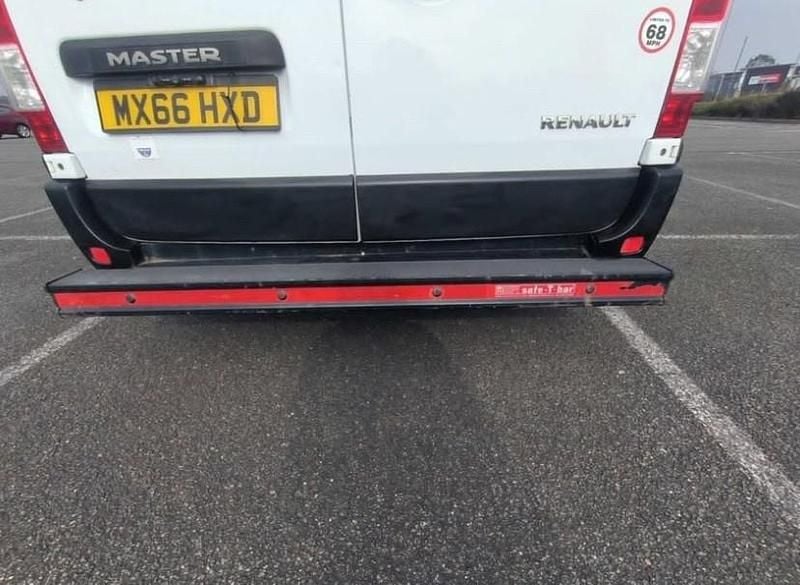 Used Renault Master Business 2016 White Van