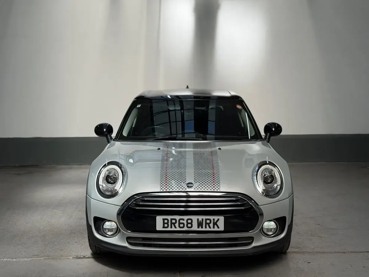 Usado Mini Clubman 136 CV (100 kW) 2018 Plateado Familiar