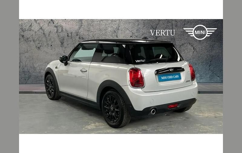 Begagnad Mini Cooper Classic 136 HK (100 kW) 2020 Silver Halvkombi
