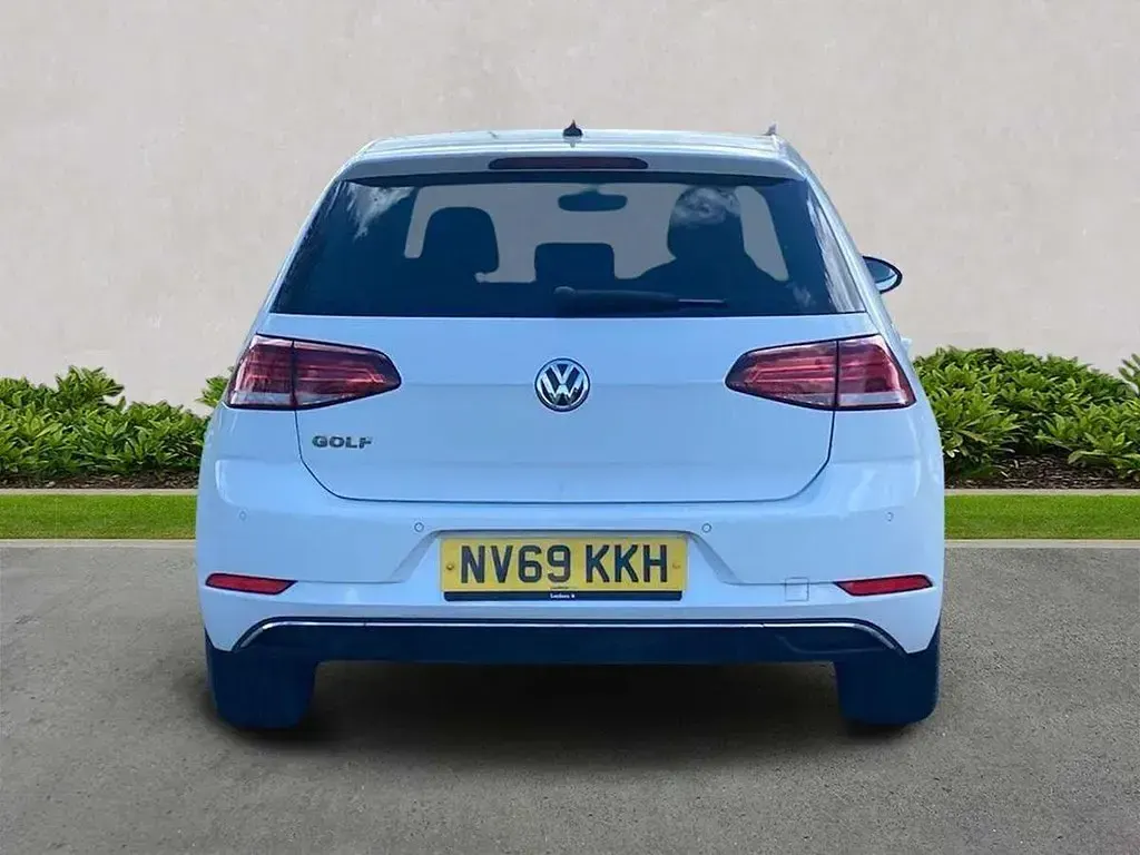 Używany VW Golf VII Edition 115 KM (84 kW) 2020 Biały Hatchback