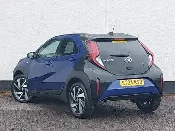 Used Toyota Aygo X 72 HP (52 kW) 2024 Blue SUV