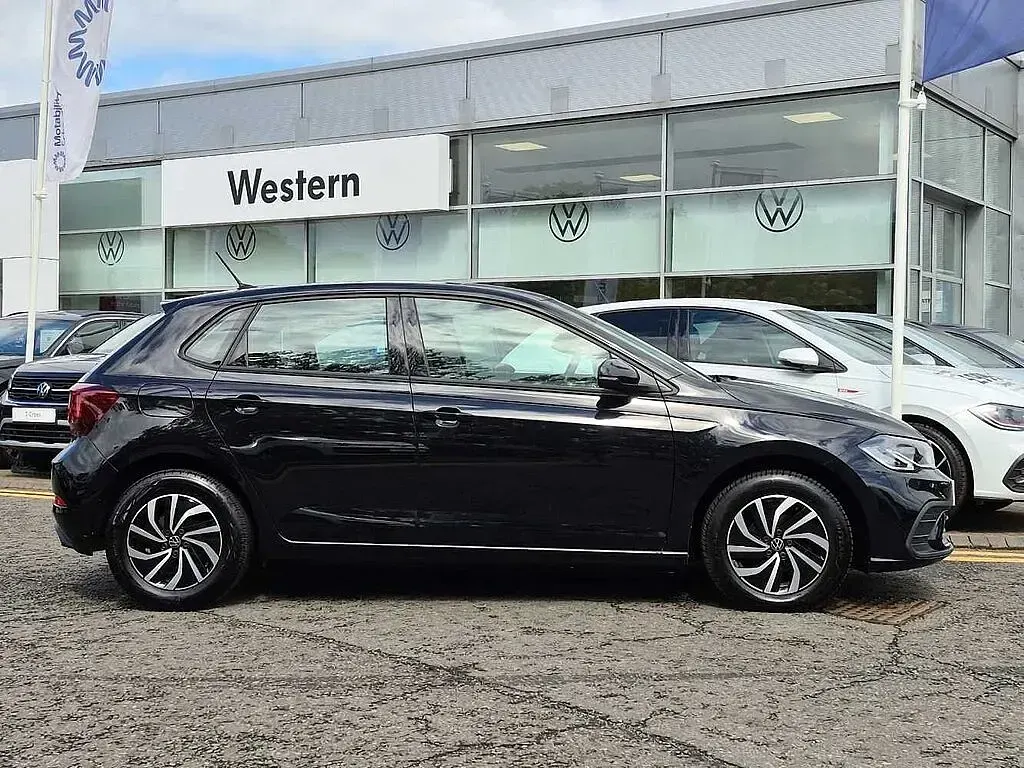 Used VW Polo Life 95 HP (69 kW) 2024 Black Hatchback