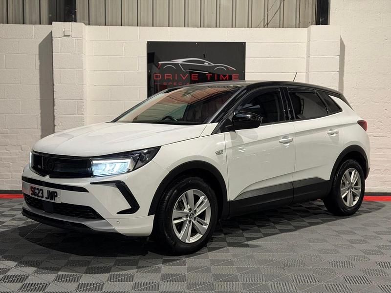 Used Vauxhall Grandland X Design Edition 2023 White SUV