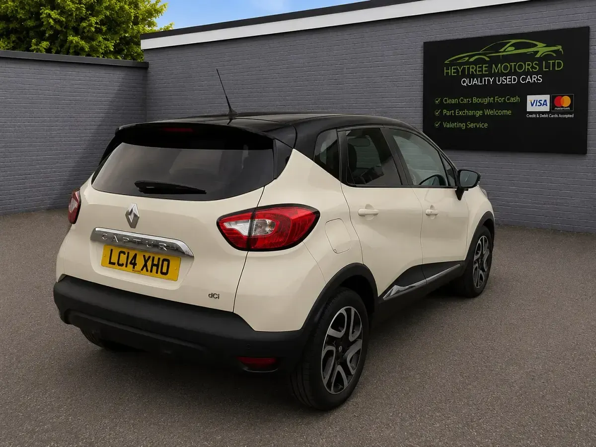 Used Renault Captur Dynamique 90 HP (66 kW) 2014 Cream SUV