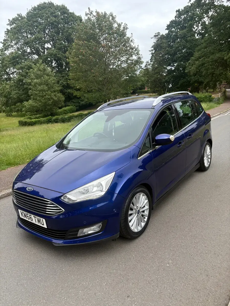 Used Ford Grand C-Max Titanium 118 HP (86 kW) 2016 Blue MPV