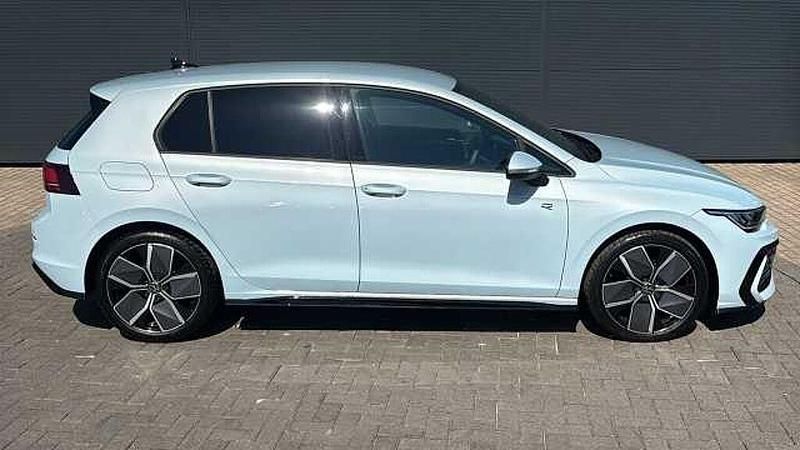 Second-hand VW Golf VIII 150 CP (110 kW) 2025