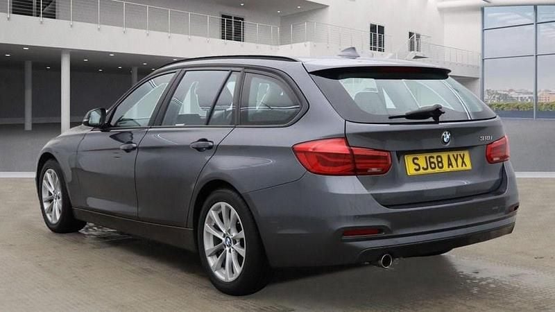 Used BMW 318 Performance 136 HP (100 kW) 2018 Grey Estate