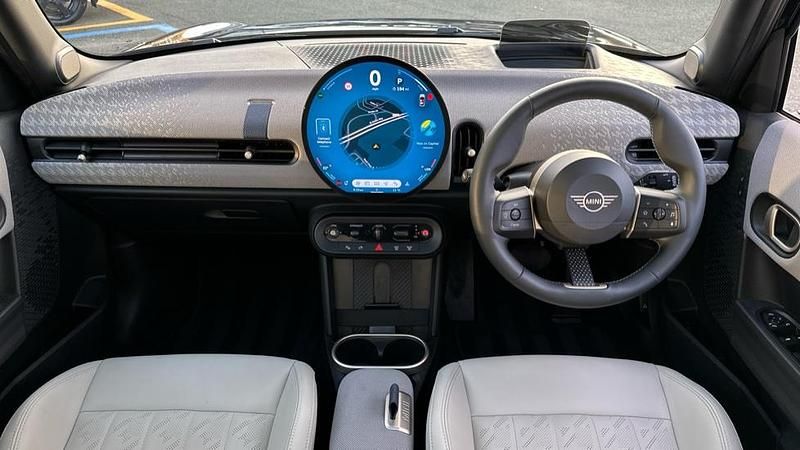 Used Mini Cooper Hatch 154 HP (113 kW) 2025 Black Hatchback