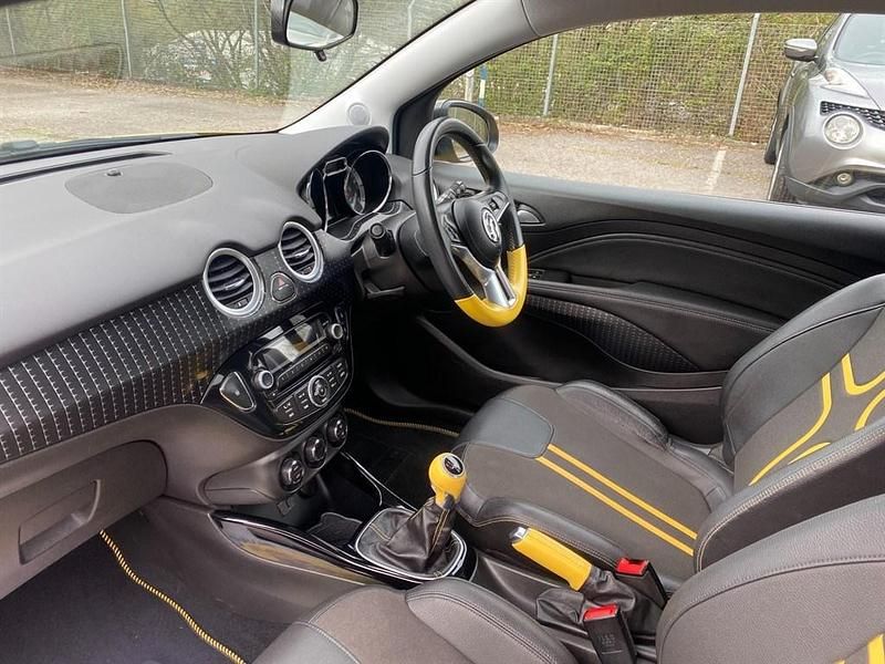 Second-hand Vauxhall Adam Slam 100 CP (73 kW) 2017 Galben Hatchback