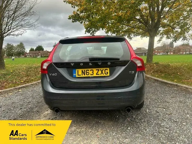 Used Volvo V60 Business Edition 180 HP (132 kW) 2013 Grey Estate