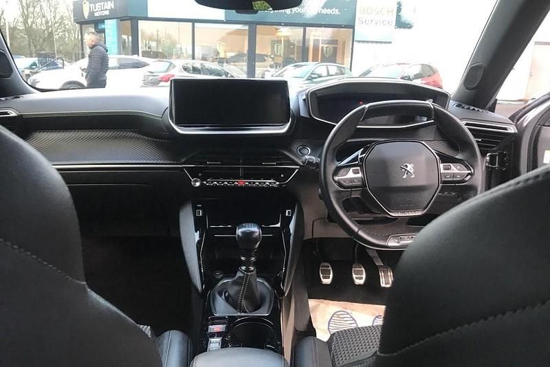 Used Peugeot 2008 GT 130 HP (95 kW) 2022 Grey SUV