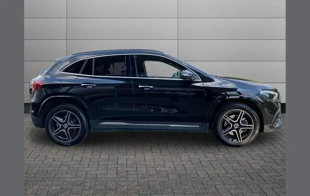 Used Mercedes GLA250 Executive 214 HP (157 kW) 2025 Black SUV