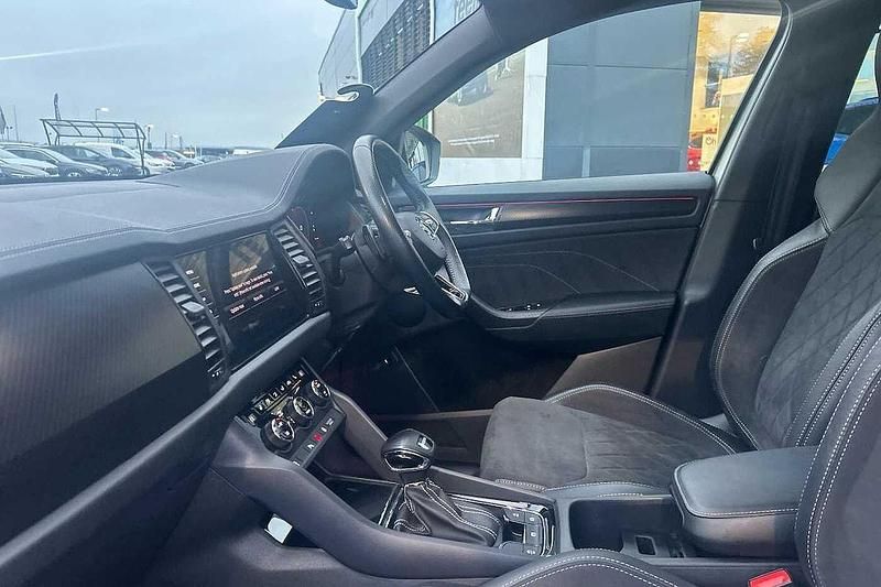 Used Skoda Kodiaq SportLine 147 HP (108 kW) 2023 Brilliant silver metallic SUV