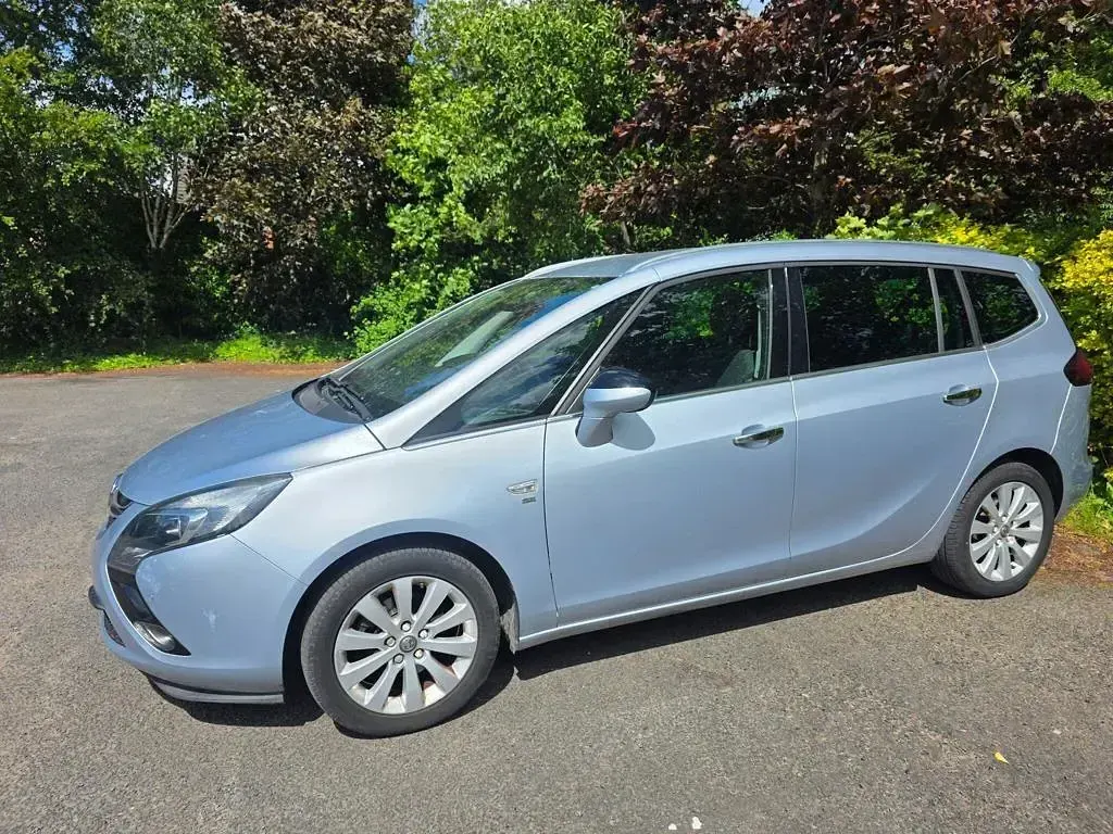 Used Vauxhall Zafira Tourer 140 HP (102 kW) 2015 Silver MPV