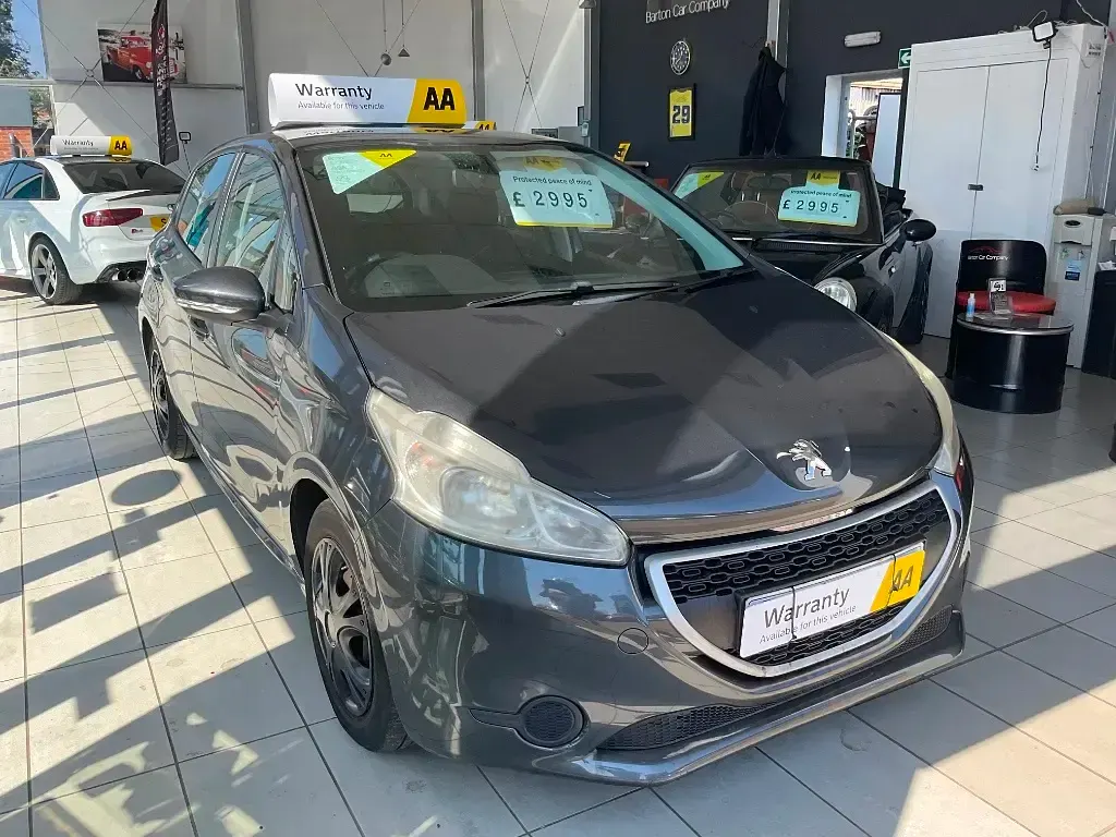 Used Peugeot 208 Access 68 HP (50 kW) 2014 Grey Hatchback